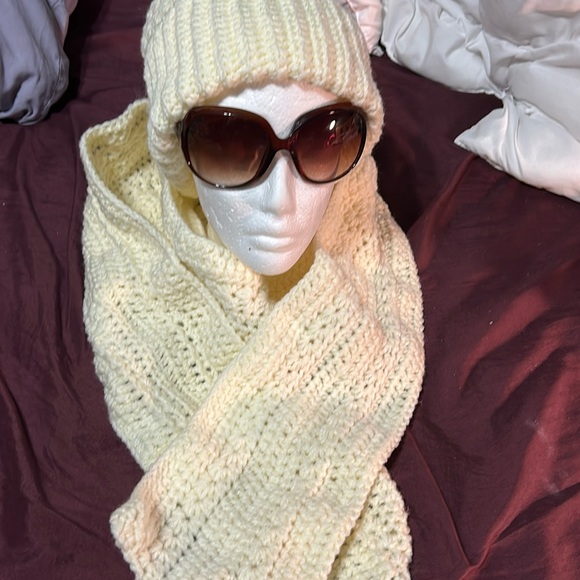 Crochet Hat&Scarf Set Adult - Picture 4 of 5